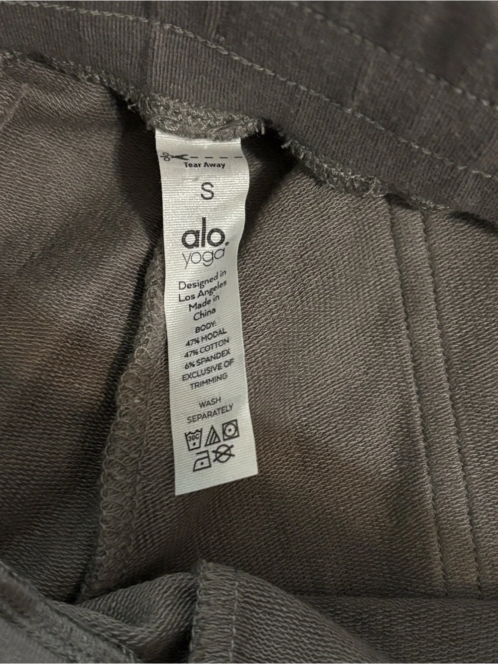 ALO Yoga Women's Cargo Joggers in Taupe Gray size Small